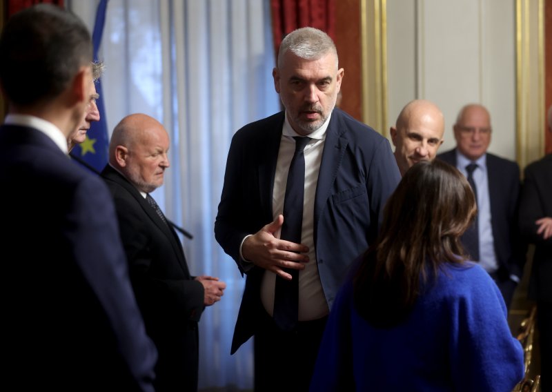 Stipe Pletikosa postao ambasador obitelji: Sve više očeva koriste očinski dopust