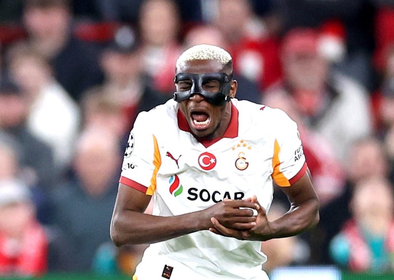 Napadač Galatasaraya na utakmici protiv Liverpoola slomio ruku