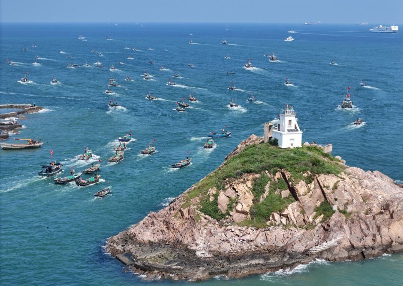 Alarm u Aziji: Kineski brodovi stvaraju goleme barijere