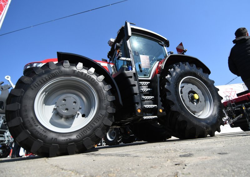 Traktor najveća atrakcija sajma u Gudovcu: Cijena mu je 300.000 eura