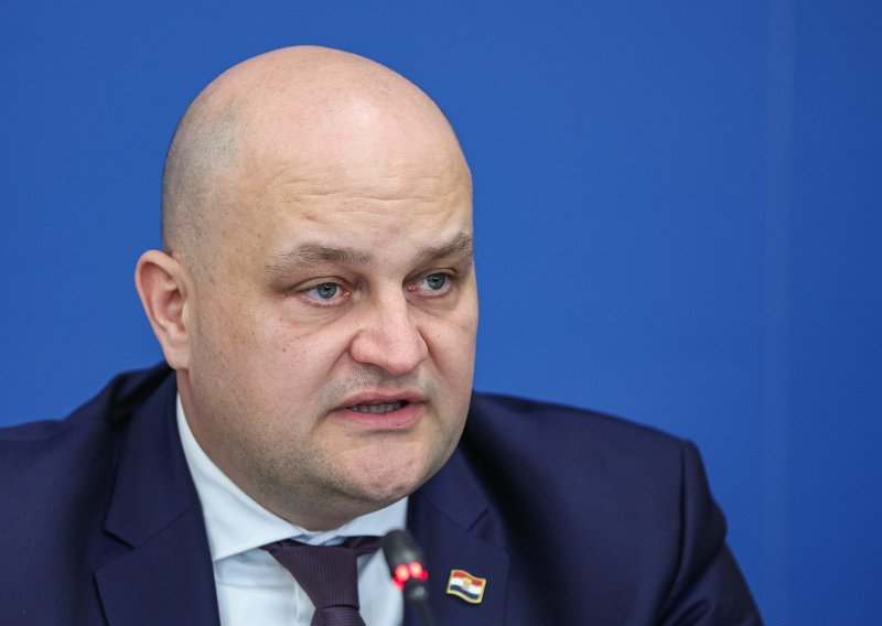 Ministarstvo gospodarstva: 'Pozivamo poljoprivrednike da kupnju plavog dizela usklade sa stvarnim potrebama'