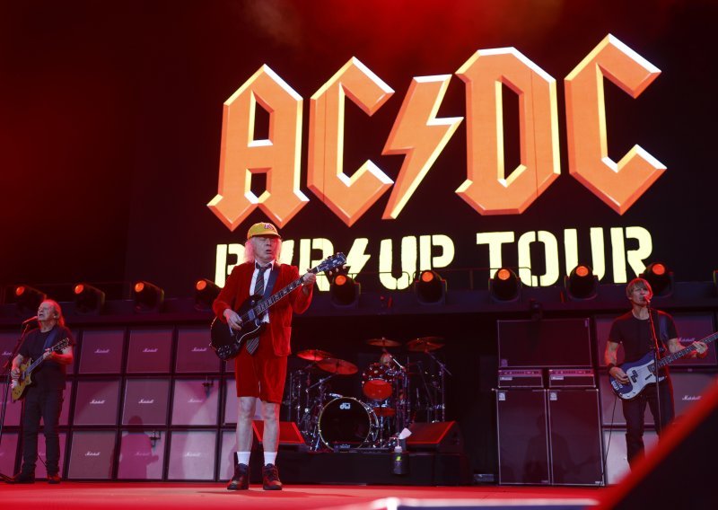 Uzbuna u taboru AC/DC-a: Gitarist završio u bolnici uoči tri velika koncerta