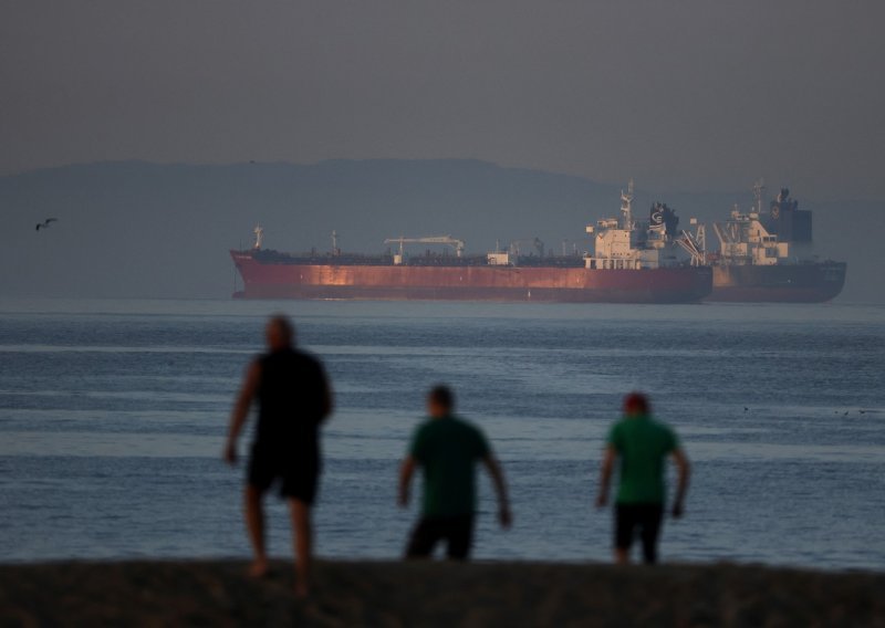 Nafta iz Irana opet na tržištu? SAD traži način za spuštanje cijena