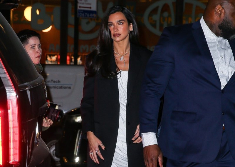 Nekada jeftine, a danas neizmjerno chic: Bijele štikle nose svi, pa i Dua Lipa