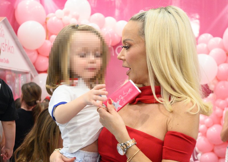 Krv nije voda: Maja Šuput proslavila Bloomov rođendan, jedan od poklona ga je posebno oduševio