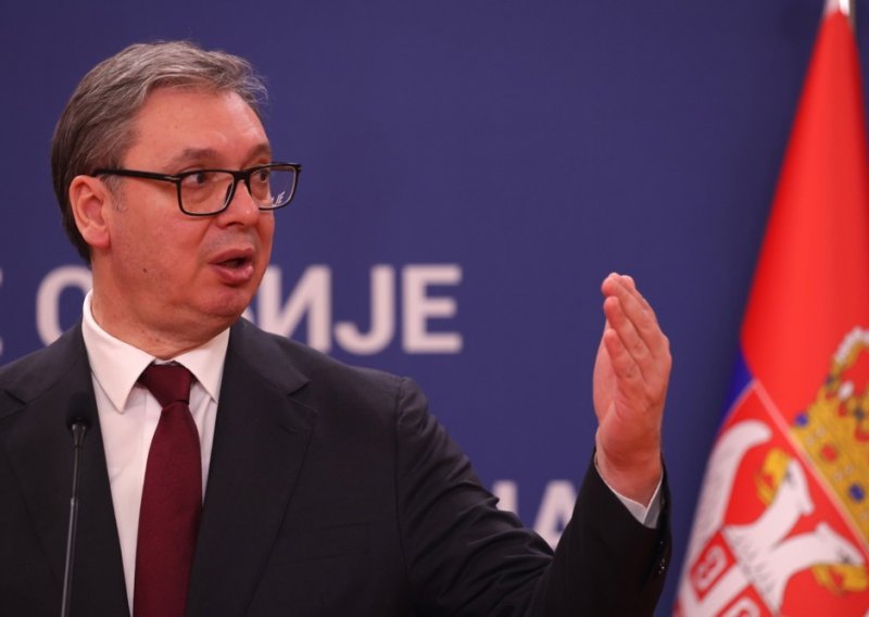 Vučić o napadu na pravoslavnu crkvu: 'Antisrpska histerija traje već godinu i pol'