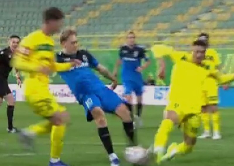 Varaždinu čudno poništen pogodak, komentator MAXSporta u čudu: 'Ne vidim faul'