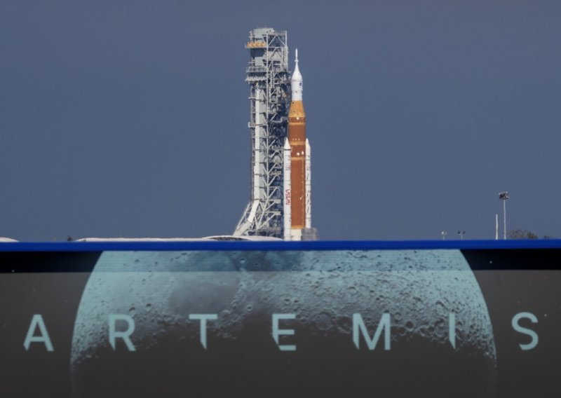 Pripreme za povijesnu misiju: NASA vratila Artemis II na lansirnu rampu