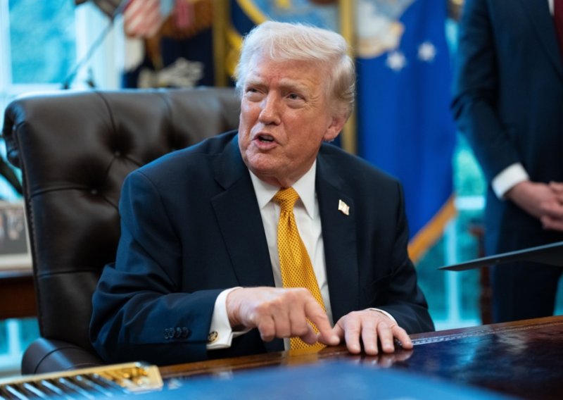 Izvješća govore da je Trump nanio štetu demokraciji, on to odbacuje: 'Nisam diktator'