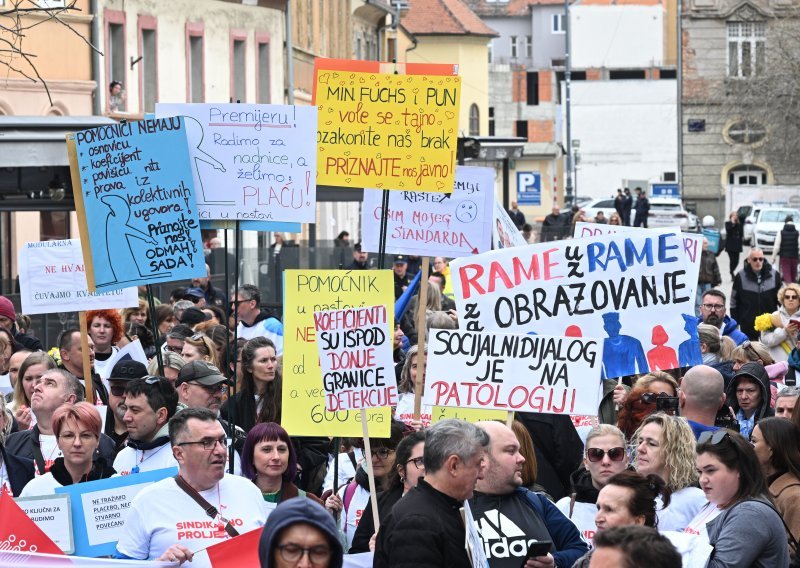 FOTO Veliki prosvjed u Zagrebu: 'Danas jedna medicinska sestra radi za dvije ili tri'