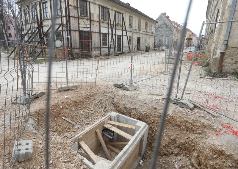 Oporba traži saniranje oštećenja u karlovačkoj jezgri: Građani čekaju rješenja