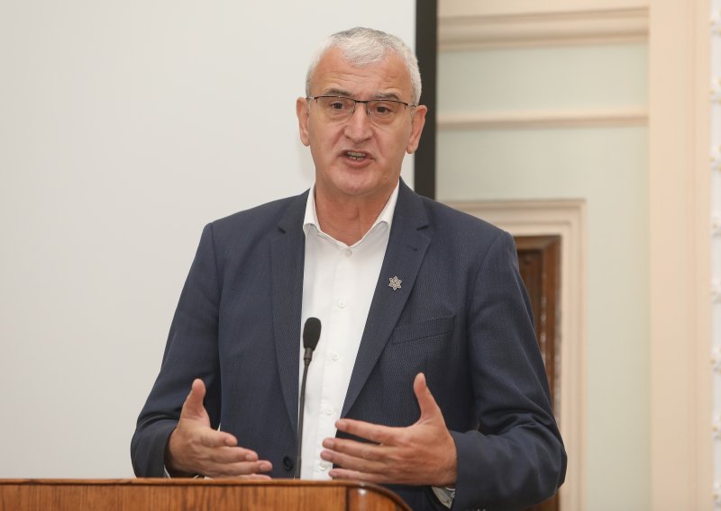 Karlovački gradonačelnik napao oporbu: Bio je to cirkus koji je otežao promet u gradu