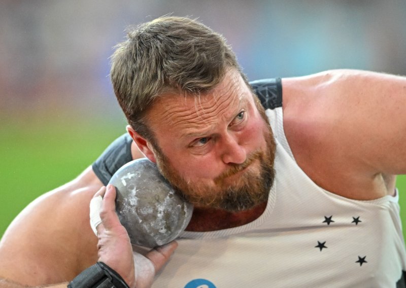 Walsh četvrti put svjetski prvak u kugli, de Sousa prvakinja u skoku udalj