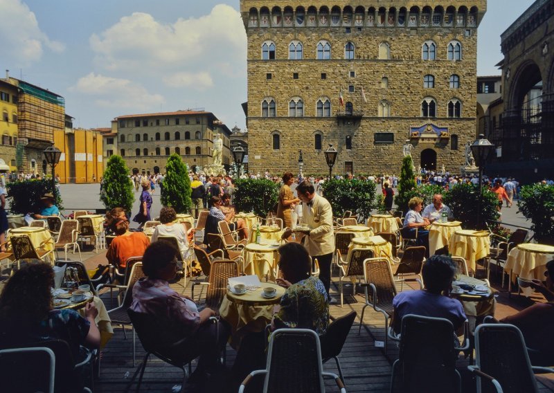 Talijani protiv 'overturizma': U Firenci odzvonilo restoranskim terasama