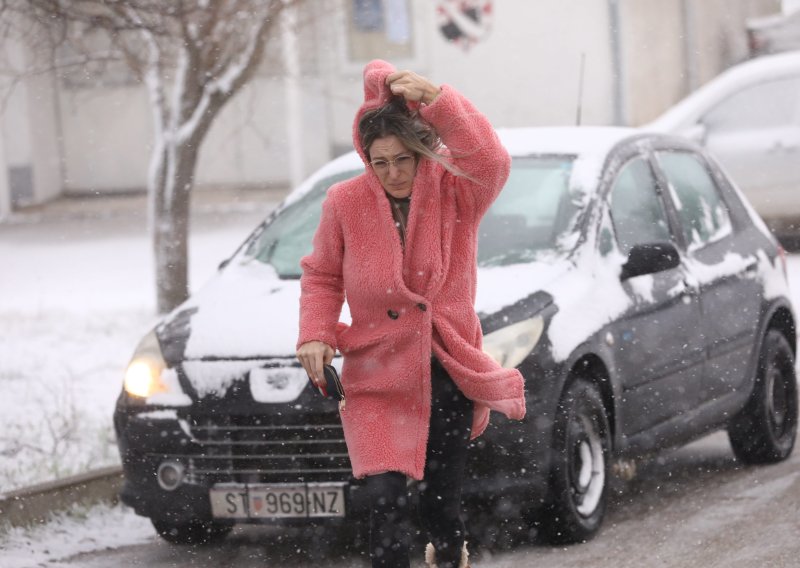 Stiže drastična promjena vremena: Jako će zahladiti, najavljeni pljuskovi i snijeg