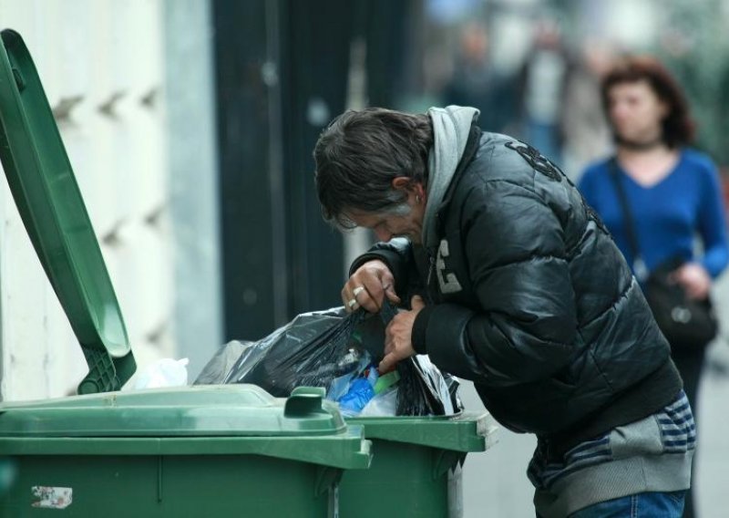 Država je efikasna jedino kada treba oderati sirotinju