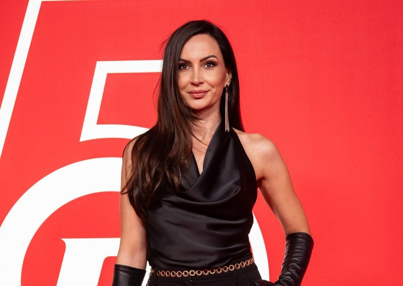 Trudnički sjaj u showu: Martina Stjepanović Meter blista u vatrenoj kreaciji