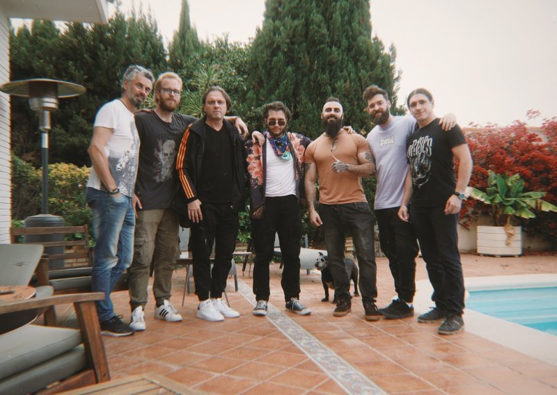 Mahkey i globalna bubnjarska senzacija El Estepario Siberiano imaju zajednički singl – 'U inat'!