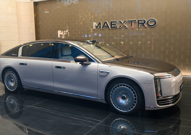 Kineska luksuzna limuzina pomela BMW, Porsche i Maybach: Evo zašto je hit