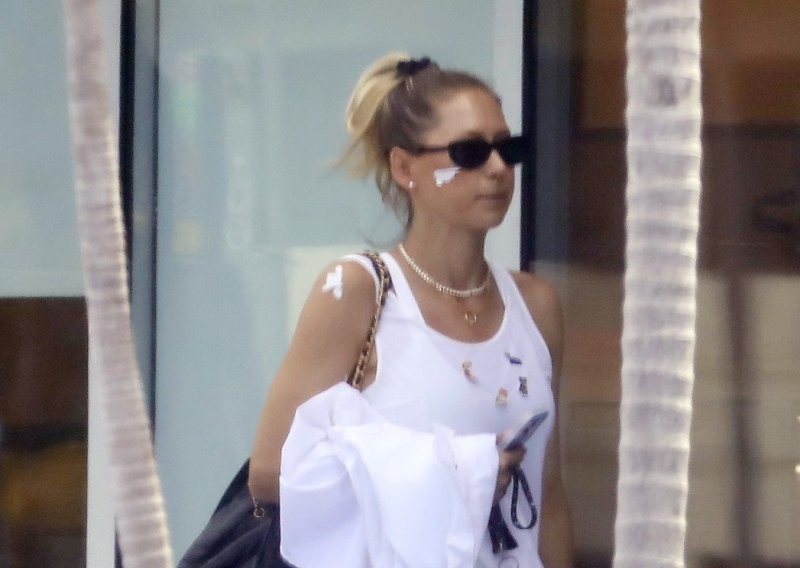 Kao u danima najveće slave: Prve fotografije Ane Kurnjikove nakon rođenja četvrtog djeteta