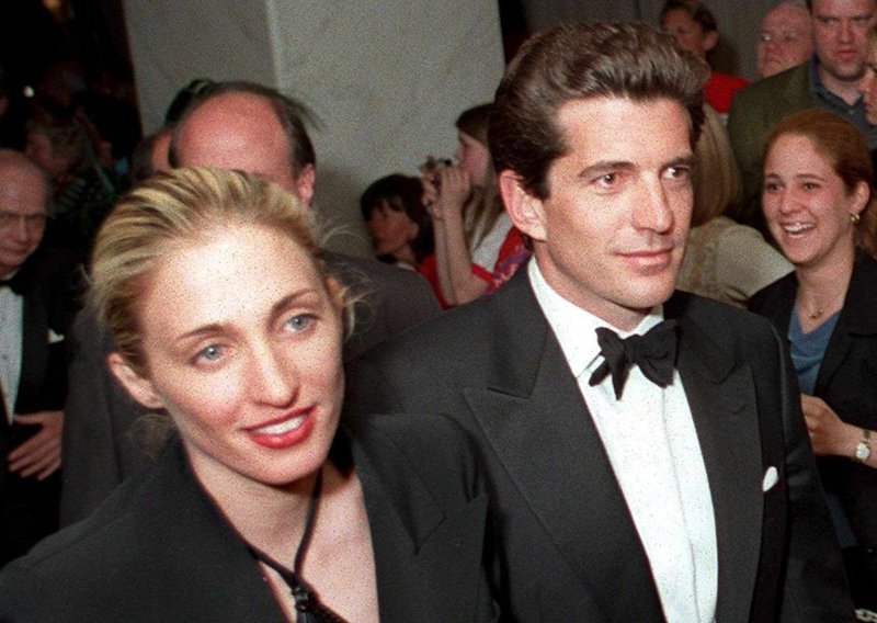 Tražili su kuću daleko od paparazza: Cure novi detalji o Carolyn i JFK-u Jr.-u