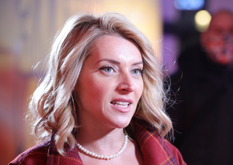 Ovako izgleda život popularne Anđelke, daleko od glamura i crvenog tepiha