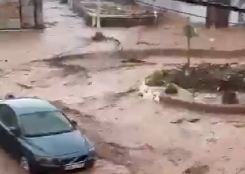 ‘Oluja stoljeća’ paralizirala omiljenu destinaciju Hrvata: Ne izlazite van!