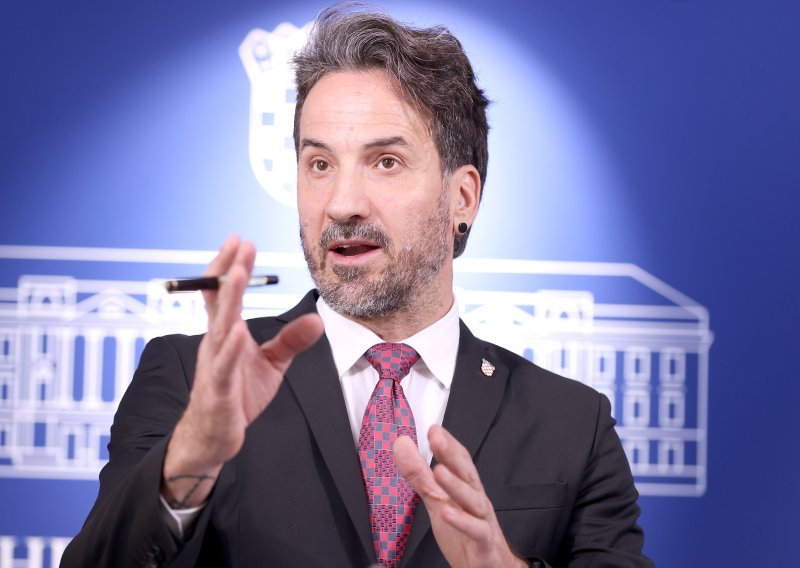 Miletić: Taksi agregatori gomilaju dugove, država mora hitno reagirati