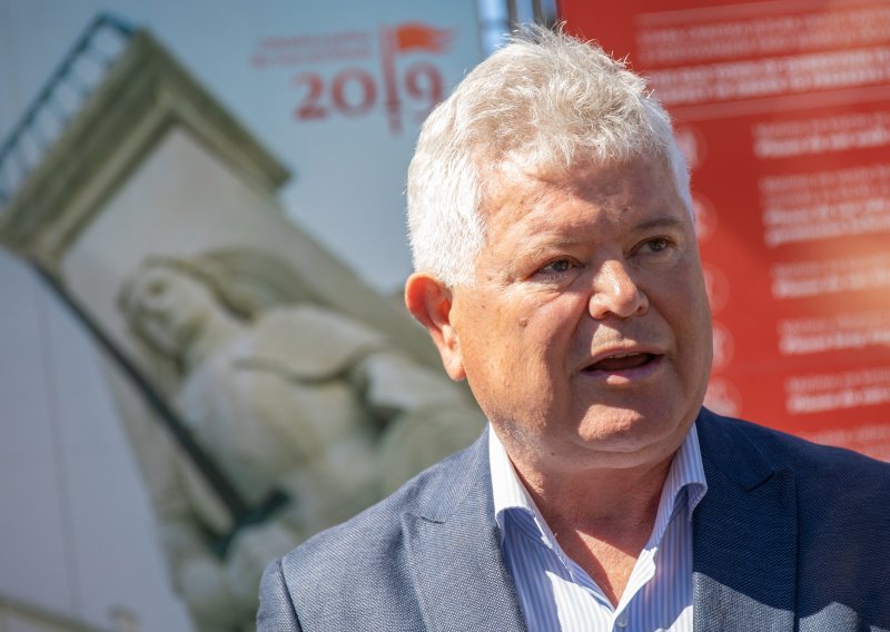 Pozlilo bivšem ministru zdravstva: Odvjetnik ga iz sudnice prevezao u bolnicu