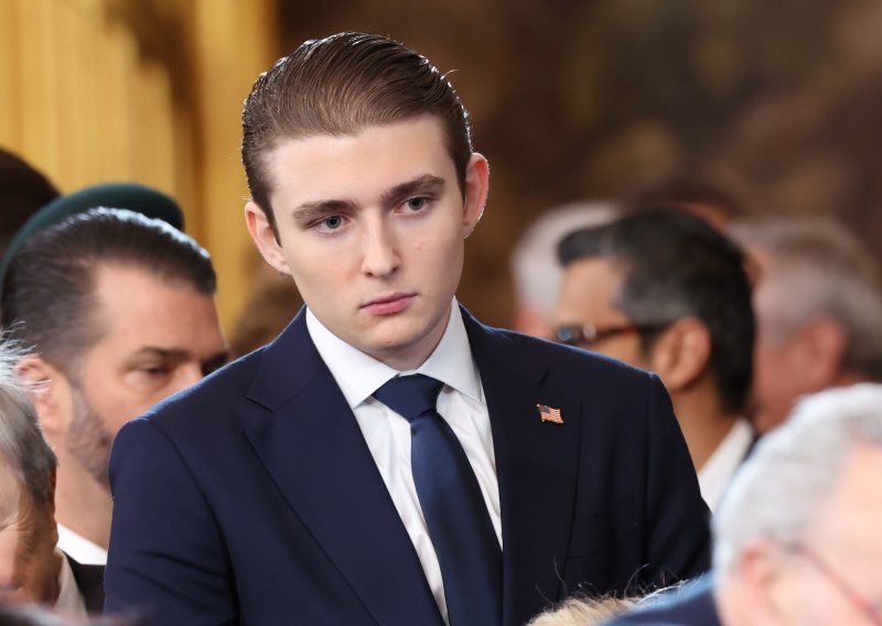 Bivši američki marinac poručio Trumpu: 'Netko mora obući uniformu, a to si ti, Barrone!'