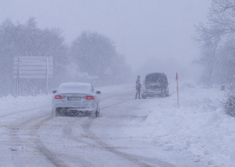 Crveni alarm DHMZ-a: Ciklona Deborah donosi izuzetno opasno vrijeme u dvije regije
