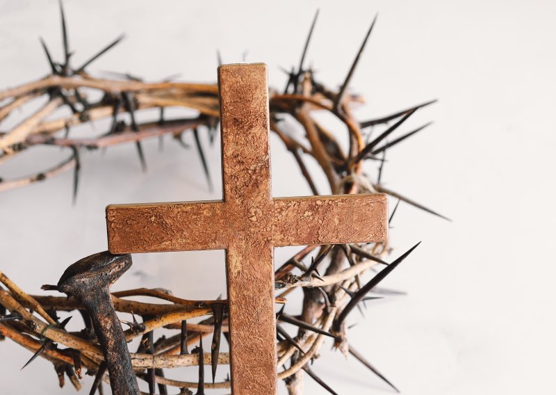 Jedini takav dan u godini: Zašto se na Veliki petak ne služi sveta misa i zašto su oltari tada prazni