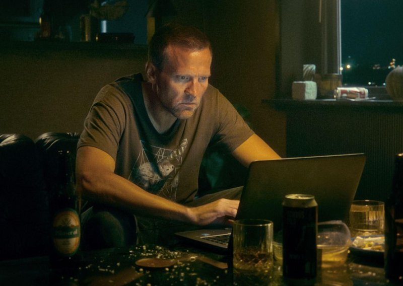 Iza kulisa 'Detektiva Holea': Glavni glumac je bio 'prezgodan', a stara greška je izbjegnuta