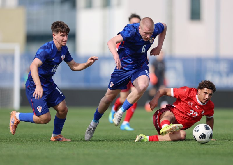 Pogledajte uvjerljivu pobjedu hrvatskih U-19 nogometaša; Švicarcima su utrpali četiri gola