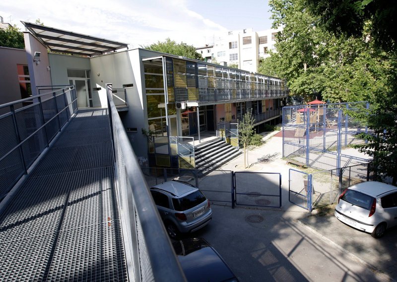 Urušila se rampa dječjeg vrtića: Ozlijeđeno dijete, nitko nije zvao policiju