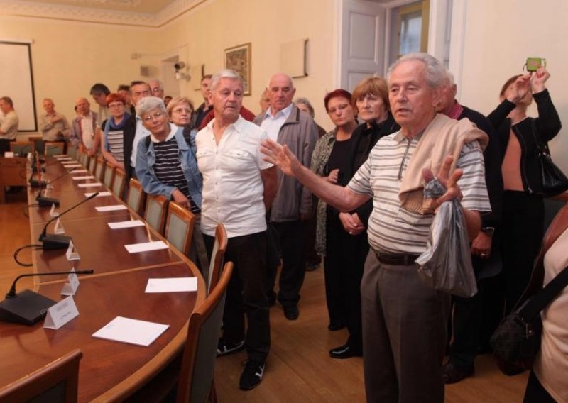 'Deda voli gledati Sabor, a ja želim prebaciti na neki drugi program'