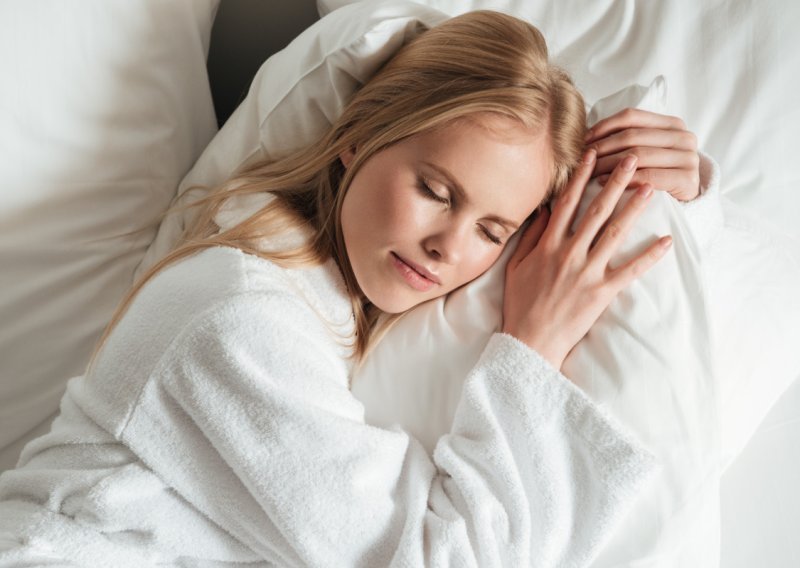 Što odjeća za spavanje otkriva o vama: Psiholozi imaju objašnjenje za staru majicu i pidžamu