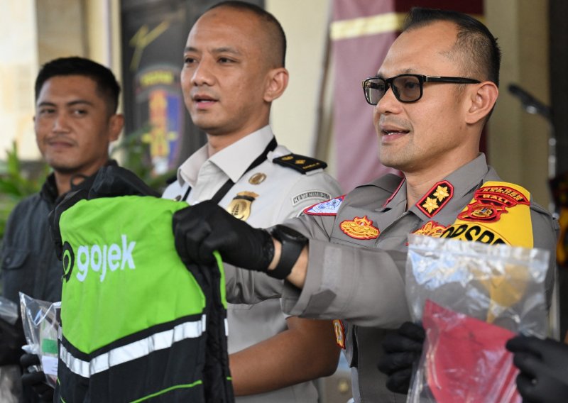 Indonezijski časnik odstupio nakon strašnog napada kiselinom na aktivista