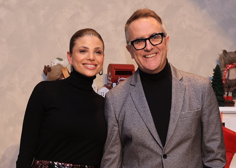 Rijetko je viđamo: Tarik Filipović fotografijom voljene majke obilježio poseban dan