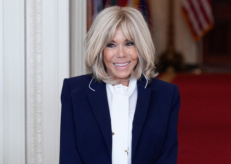 Brigitte Macron odabrala profinjeno izdanje nadahnuto francuskom elegancijom