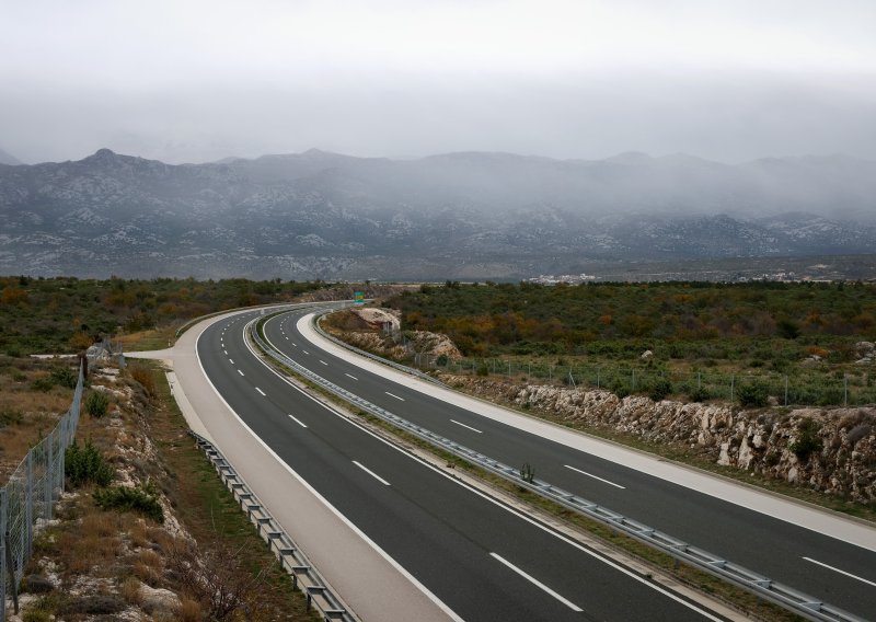 Novi zakon stiže u Francusku? Na autocestama bi se moglo voziti 150 km/h