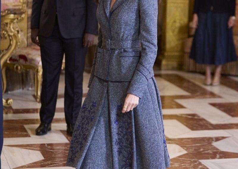 Kraljica Letizia pomela konkurenciju u kaputu koji u ormaru čuva gotovo deset godina