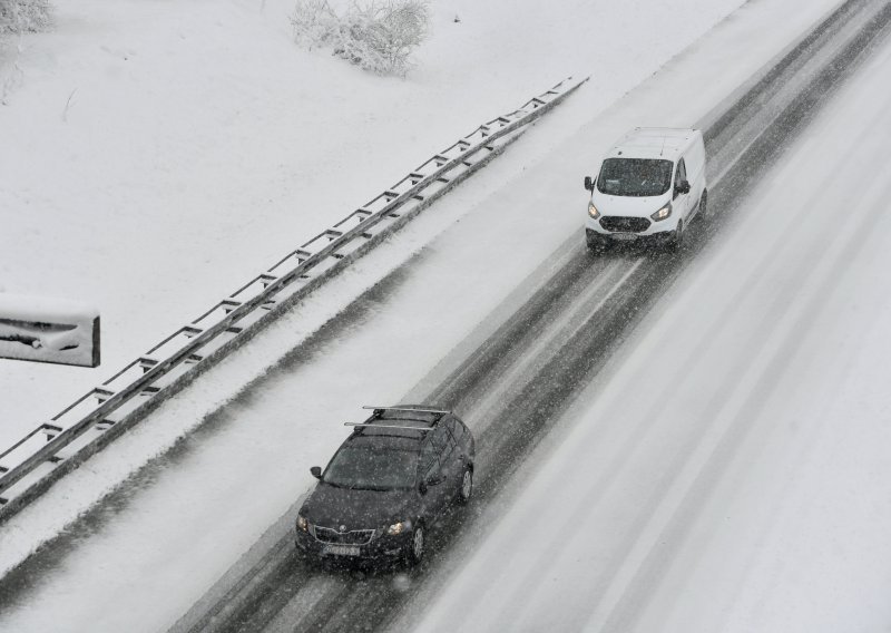 Upozorenje iz HAK-a: 'Svakako treba računati na još više snijega i jaču buru'