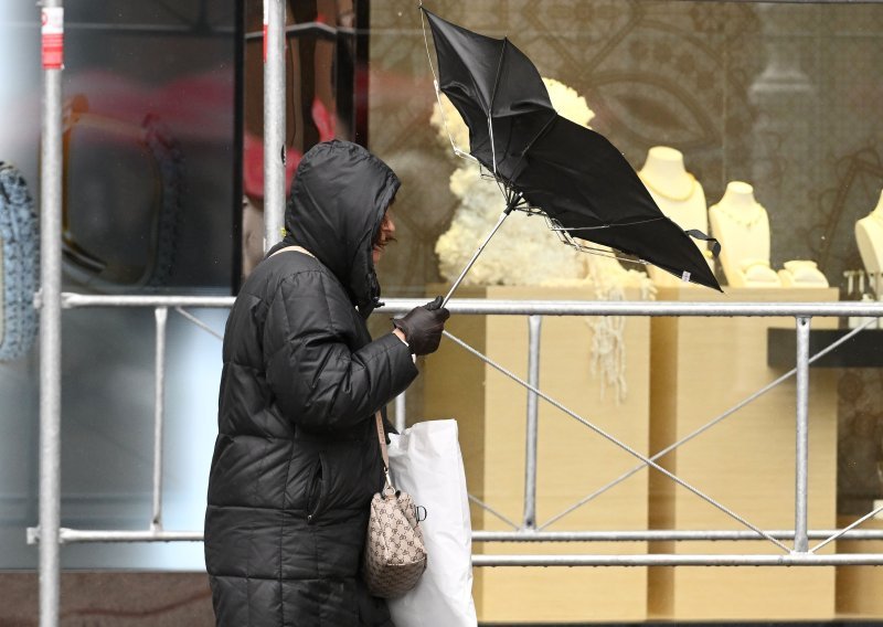 Podignut meteoalarm: Zagreb i okolica u crvenom zbog jakog vjetra!