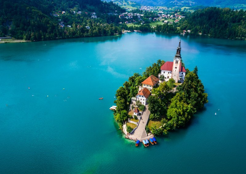 Bježe s obale Amalfija i zaobilaze Hrvatsku: Slovenija postaje nova hit oaza za bogate i slavne