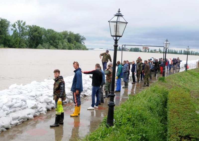 Nasip na Savi kod Županje nije potkopavan