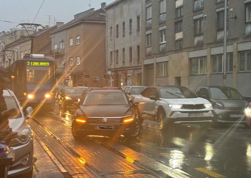 Kaos na Trešnjevki: Zbog sudara na tračnicama tramvaji u koloni, javio se ZET