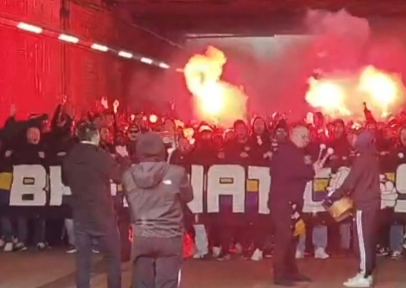 Pogledajte korteo navijača BiH kroz Cardiff uoči velike utakmice