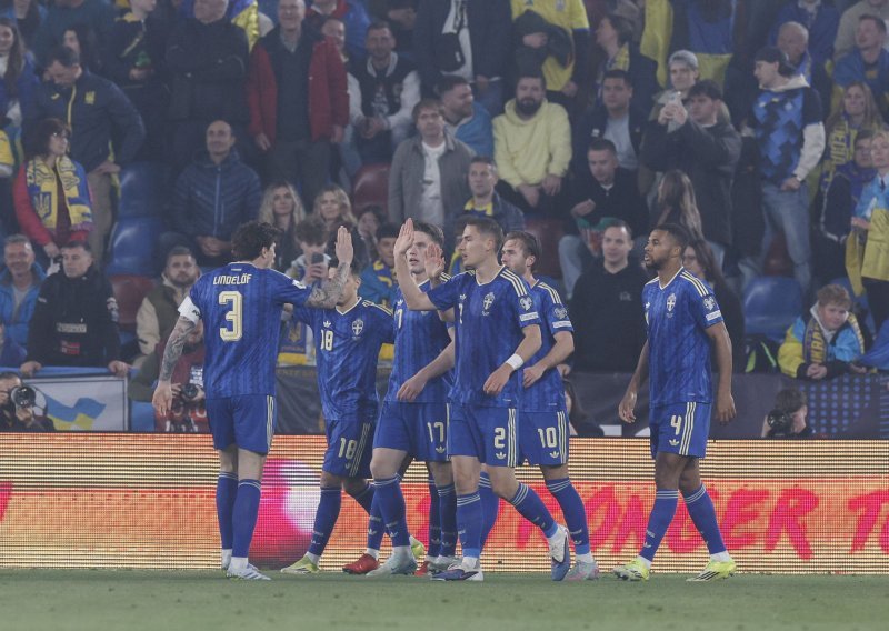 Pogledajte kako je zvijezda Arsenala zabila tri gola Ukrajini, asistirao mu i golman