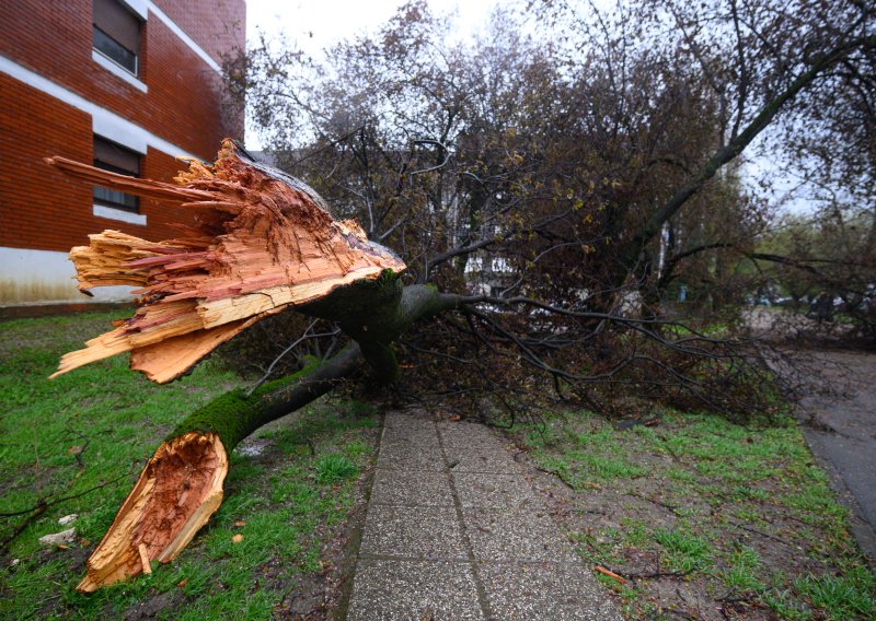 Ravnateljstvo civilne zaštite pobrojalo štetu po županijama: Dvije osobe teško ozlijeđene